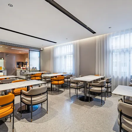 Perman Hotel (Beijing Sanyuanqiao Yansha Embassy District Branch) Отели рядом с достопримечательностью «Посольство США»