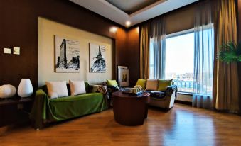 Happy Guest Projection Apartment