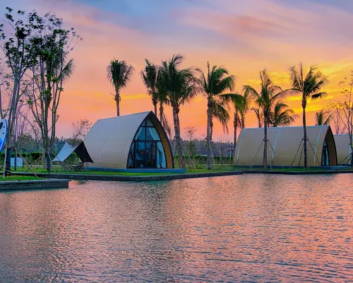 Yingge Treading on the Waves Boat House Homestay Hotels in Ledong