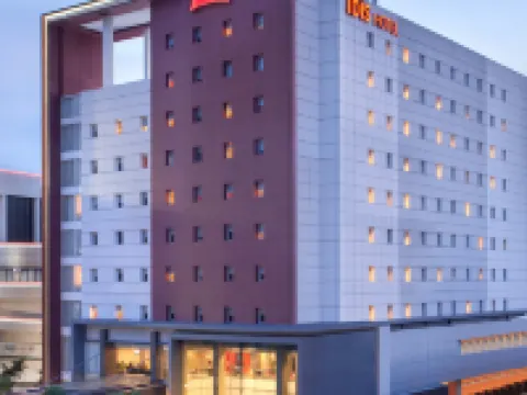 Ibis Surabaya City Center Hotels in Genteng