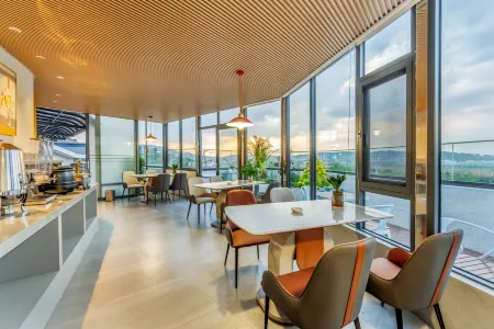 Yunxilai Hotel (Qujing North Station Branch) Отели рядом с достопримечательностью «Yunnan Vocational Institute of Energy Technology»