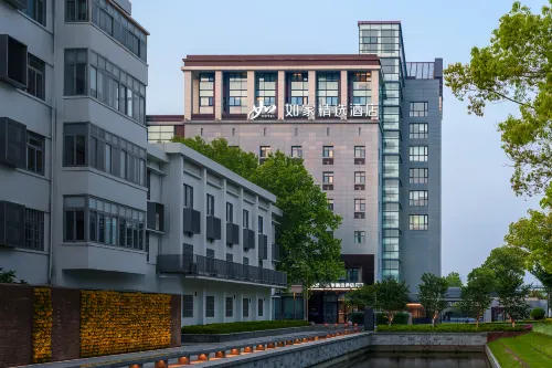 Homeinn Select Hotel (Jiaxing Nanhu Tiandi Yuehe Historical District Branch) - 3 stjerner