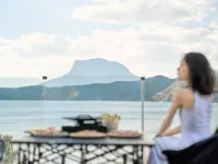 Lugu Lake Front Lake·Yueyao Lakeview Resort Hotel Hotels in Ninglang