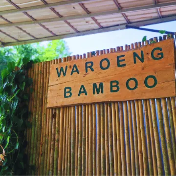 D'Bamboo KAMP Desa Wisata Ekang Отели рядом с достопримечательностью «Залив Treasure»