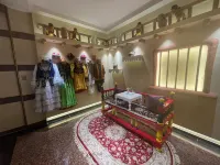 Urumqi Oriental Dynasty Hotel (People's Cinema · Xiaoximen Branch)