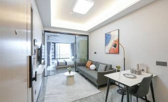 Yunding Executive Apartment (Haiya Colorful City Lingzhi Metro Station Store)