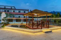 Langlangshan Hotel (Huashan Scenic Area Tourist Center Store) - Cheap