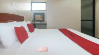 RedDoorz @ Arrs Hotel & Resort Hotels in Tagum City