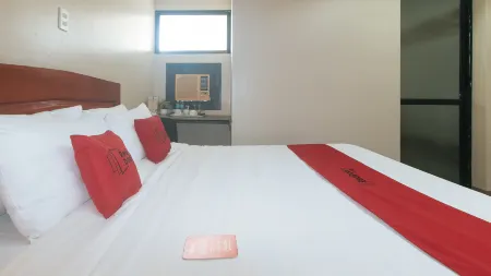 RedDoorz @ Arrs Hotel & Resort