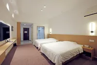 Jiuyue Yinghua Hotel (Weifang Railway Station)