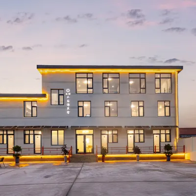 Floral Hotel·Rongcheng three-sided sea Hotel Hotels near Motianling