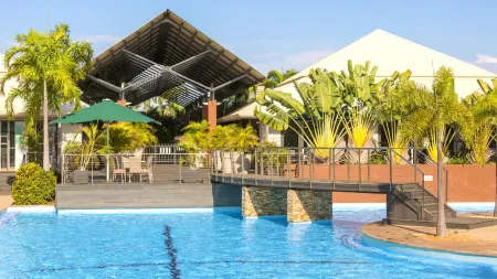 Oaks Cable Beach Resort