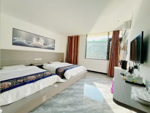 Zhenyuan Sunshine Riverside Hotel
