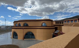 Yunqi Hotel
