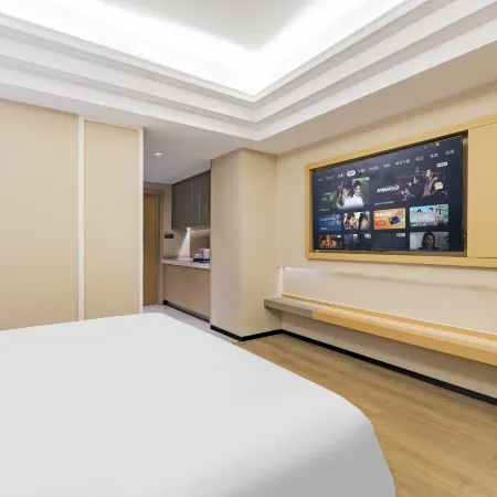 Lydia Hotel (Chengdu East Railway Station)