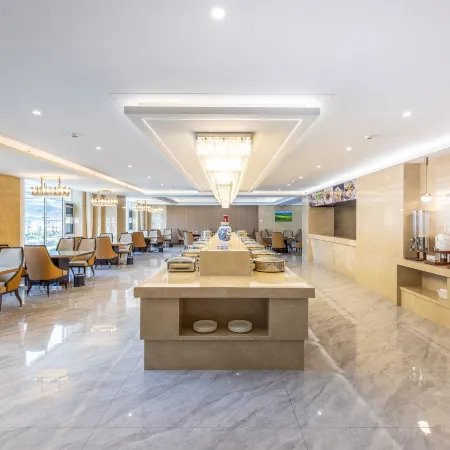 Zhuoni Ruida Humanities Hotel