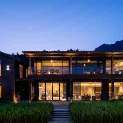 Trip.com Group Country Retreats (Zhang Jiajie Manson Joint Resort) Hotel Exterior