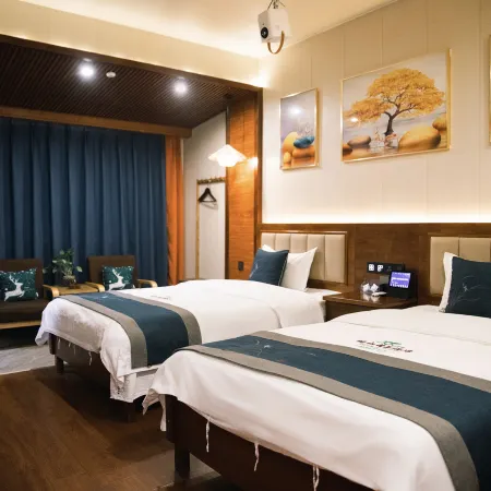 Jinggu Xiaohong Hotel