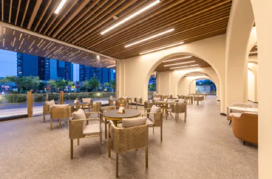 Jiangmen Pengjiang Poltton Executive Apartment Отели рядом с достопримечательностью «Donghu Park»