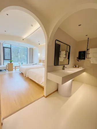 Yunxi Residence · Art Deco · Private Hot Spring Resort Hotel Отели рядом с достопримечательностью «Xinduqiao Town»