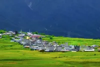 吉隆格拉丹東 | 180°雪山林海日照金山觀景飯店（帕巴寺店） 馬勒鼻洛附近的飯店