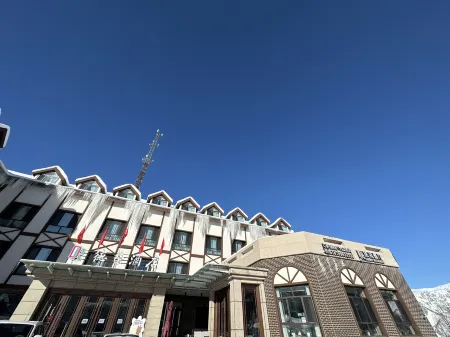 Kanas DeRong Hotel Отели рядом с Аэропорт Канас