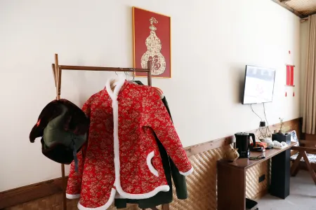 Half Mountain Snow - Xue Gu Xin He Inn (China Xue Gu Scenic Area Store)