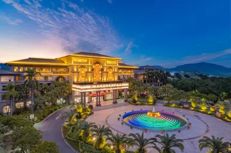 Dragon Bay Natural Hot Spring Resort Отели рядом с достопримечательностью «Tangtang Ancient Dwellings»