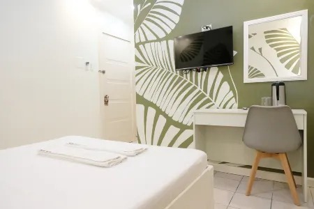 Hotel Palwa Отели рядом с достопримечательностью «Sisters of St Paul of Chartres Monument»