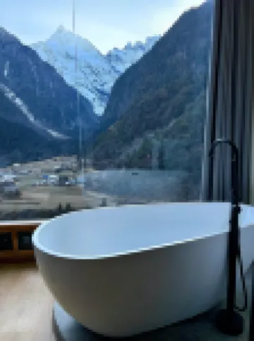 餵馬劈柴客棧（上雨崩店）