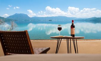 Lugu Lake Sunshine Boutique Hotel