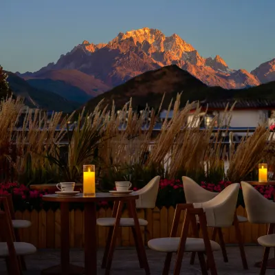 MuShan Garden Qieman: Free luggage pick-up at Lijiang Ancient City Gate Hoteles cerca de Jinta Scenic Spot