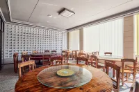 Mangshi Yiju.   hotel(Airport)