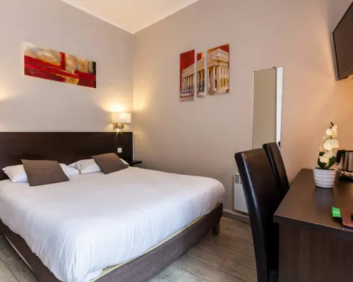 Notre Dame Hotel Hotels near Darwin Ecosystem