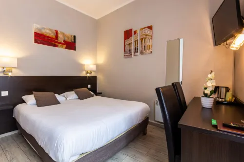 Notre Dame Hotel