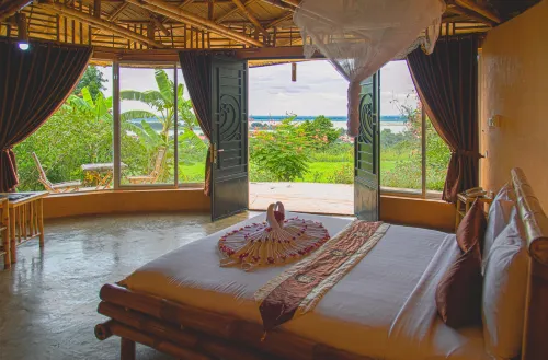 Hanchey Bamboo Resort - parking