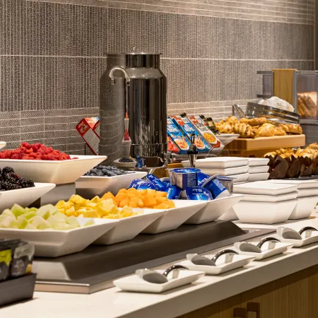 DoubleTree by Hilton Pointe Claire Montreal Airport West