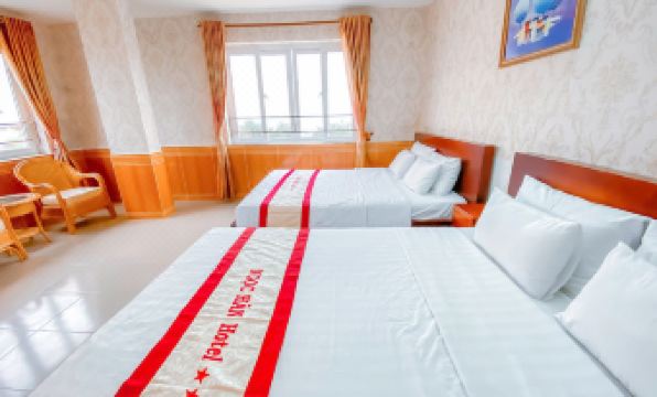 Ngoc HAN Hotel by the Moment