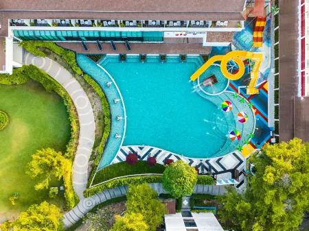 Bangsaen Heritage Hotel Отели рядом с достопримечательностью «Храм Ада и Рая»