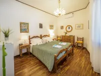 Villa Tanca with AC, Terrace and Views Hôtels à : Monterosso al Mare