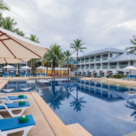 The Briza Beach Resort, Khao Lak Отели рядом с достопримечательностью «Национальный парк Симилан»
