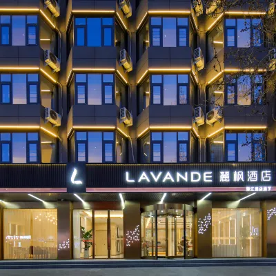 Lavande Hotel (Xuchang Pangdonglai Times Square Caowei Ancient City Store) Hotels in der Nähe von Wenchang Stadium