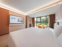 Orange Hotel （Wuhan Xinrong Tianjie Branch） Hotels near Beach Park