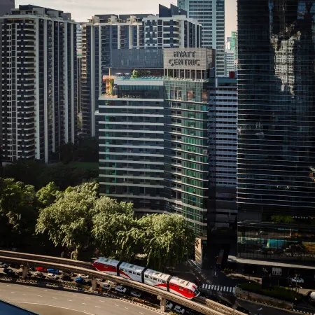 Hyatt Centric City Centre Kuala Lumpur Отели рядом с достопримечательностью «Торговый центр Suria KLCC»