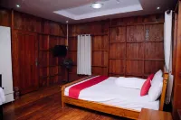 RedDoorz @ Villa Bukit Senyum Lombok Hotels in Penujak