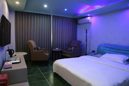 艾尚主題飯店（普定凱旋城店） 普定住宿飯店