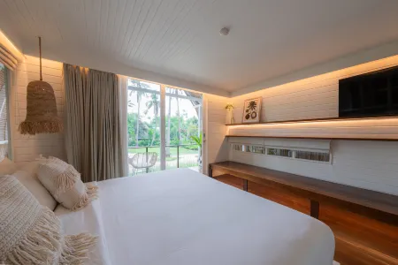 Lumi Hotel Gili Trawangan Отели в г. Гили Траванган