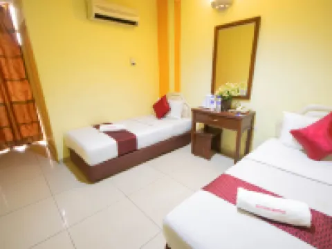 Sun Inns Hotel Sunway Mentari Hotels near UNITAR International University