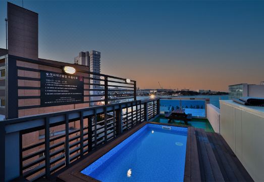 호텔701 풀빌라의 수영장 이미지