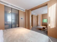 QIANNA HOTEL (Houhai Gulou Street Subway Station Branch) Отели рядом с достопримечательностью «Хоухай»